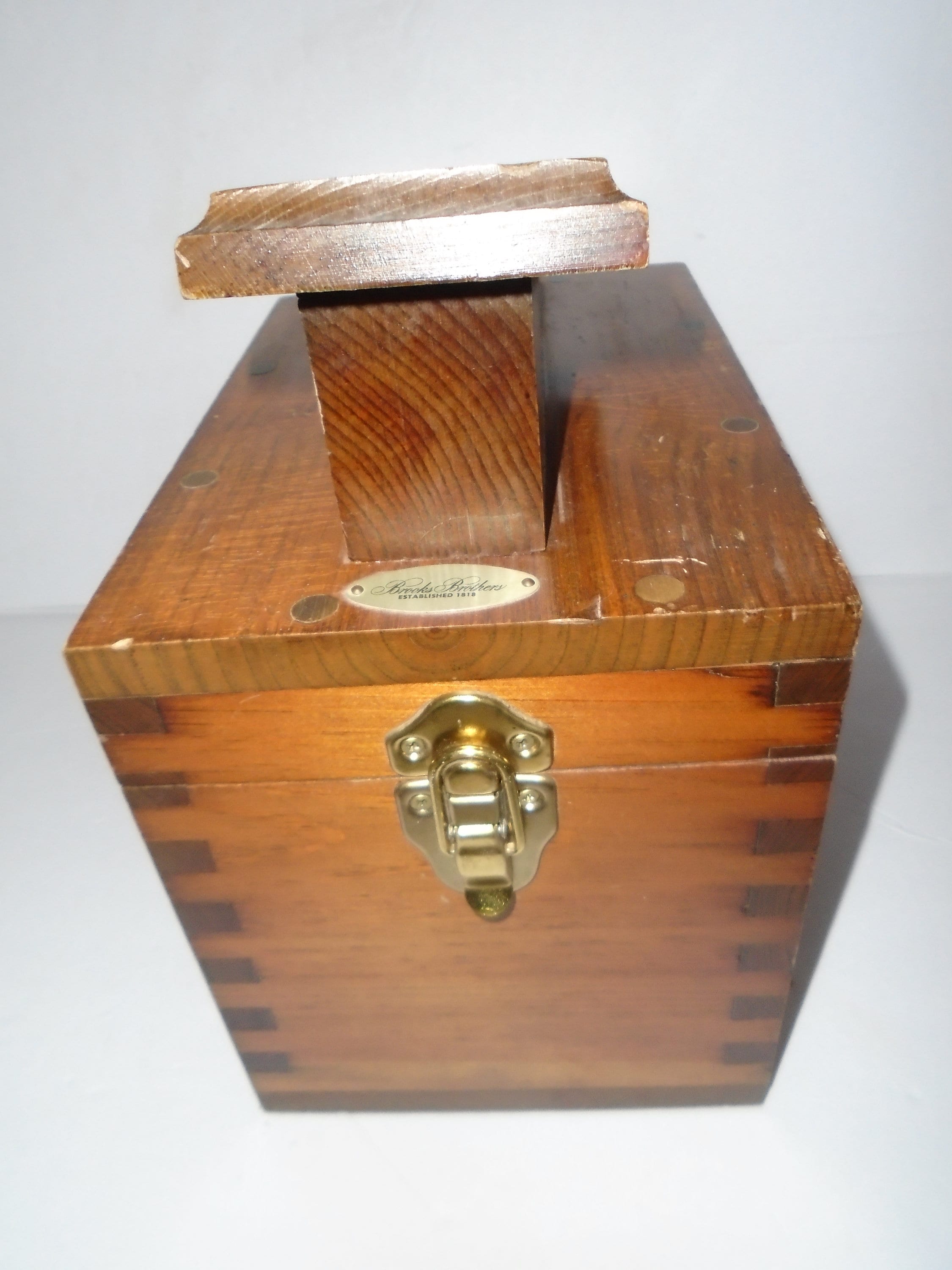 Ｗｏｏｄ  Ｎ  brothers   Prop  Shiner Vintage Brook Brothers Hard Wood Shoe Shine Box With Accessories