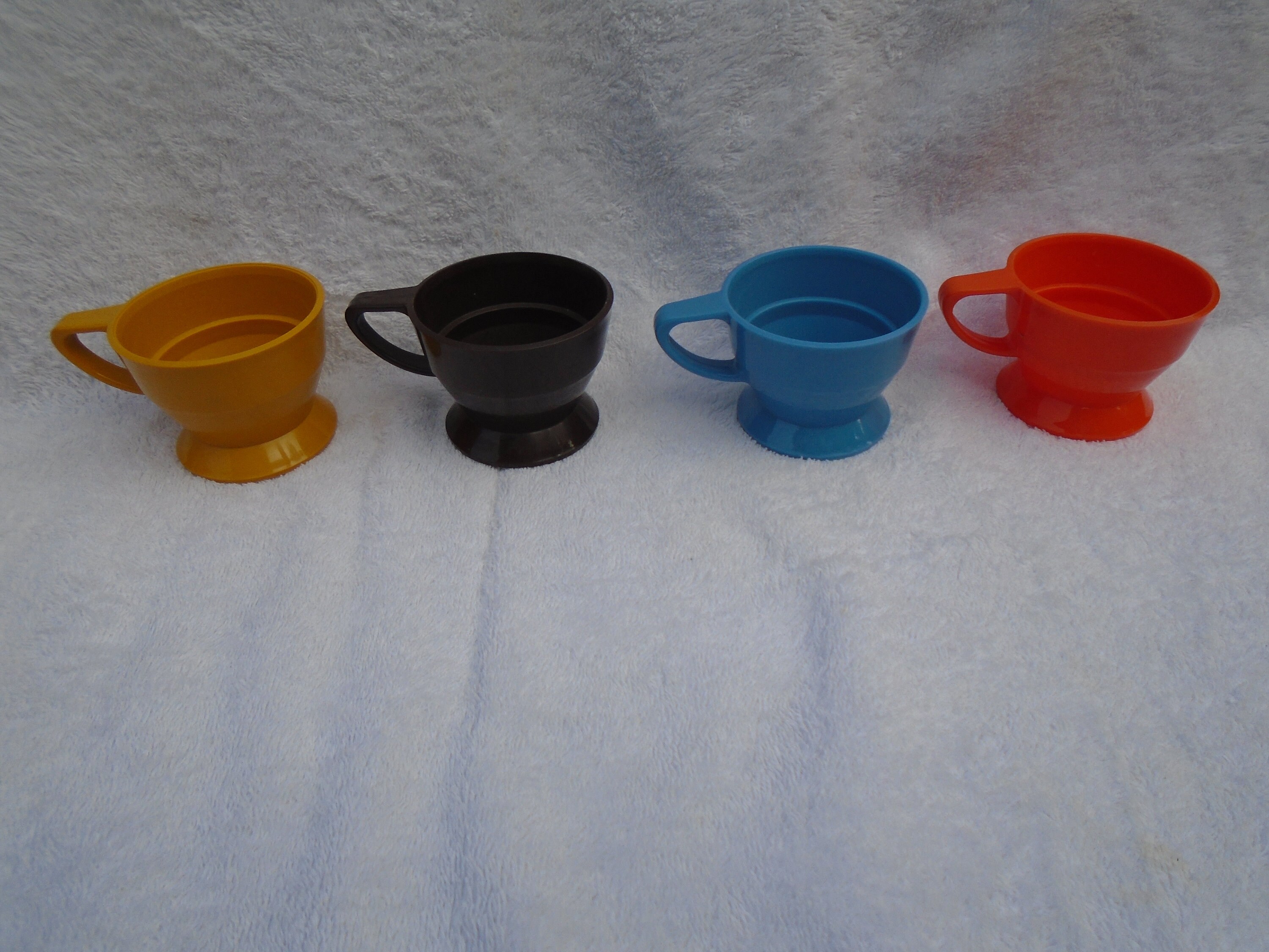 Vintage 3 Green and 1 red plastic solo cozy cups Solo Cup Company