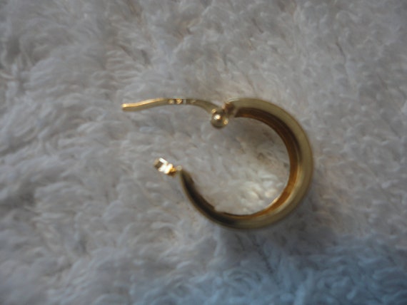 Vintage Single Hoop 14K Gold Earring, Single Gold… - image 4