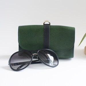 Custodia per occhiali da sole in pelle da uomo – portaocchiali verde e nero, portafoglio con cerniera, regalo in pelle personalizzato per il marito, pochette fatta a mano