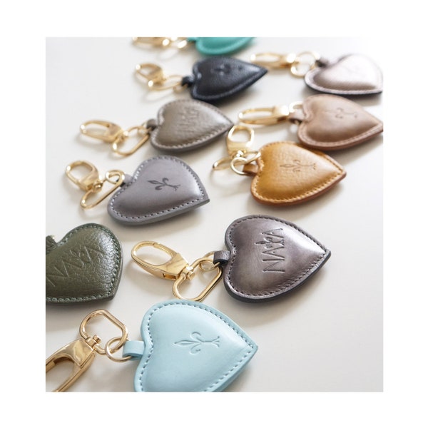 Bulk Pack of Promotional Leather Heart Keychains with Filler, Customizable Business Gifts in Full Grain Leather, Ideal for Corporate Gifting
