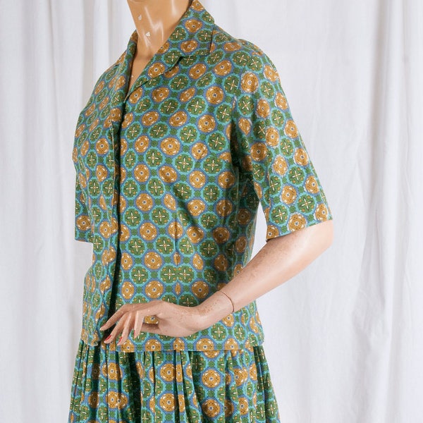 1960s short sleeved, cotton blend skirt set. Short sleeved blouse, full skirt, green, casual, retro, playful, sporty, boho. Estimated size M