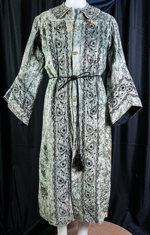Antique Oddfellows "Eleazar" ceremonial robe. Hend