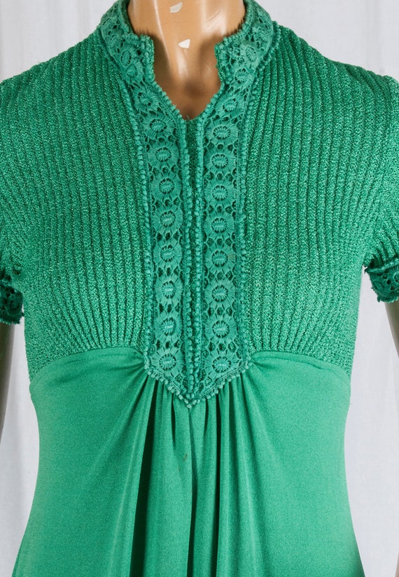 1970s emerald green, knit dress. Feminine, full le