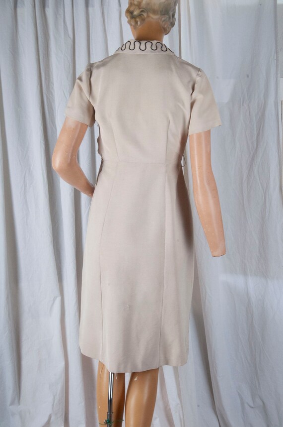 1960s beige sheath dress with corded collar and r… - image 4