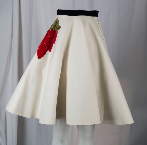 1950s white wool felt circle skirt with black velv
