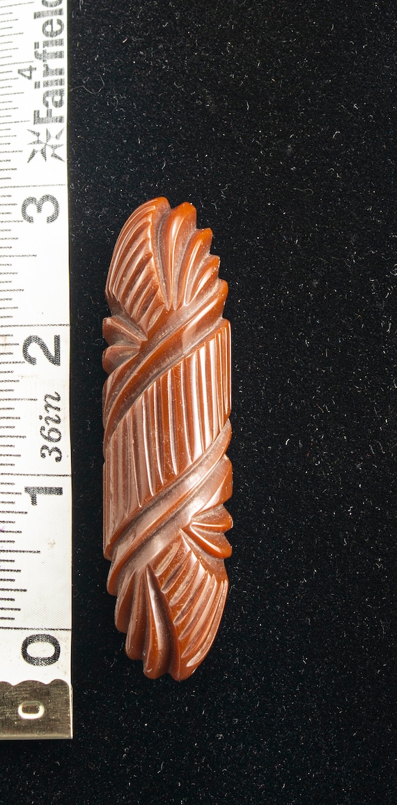 1930s or 40s 3inch brown, heavily carved bakelite 