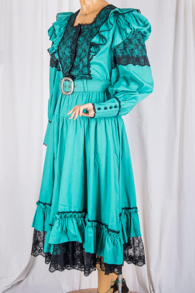 Rodeo saloon girl 1980s Western Wear 3 piece skirt set Made in USA Cow Girl Edwardian Cosplay Turqouise and black cotton Renfair