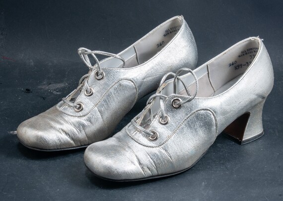 1970s space age silver ladies slip on shoes w 2 i… - image 4