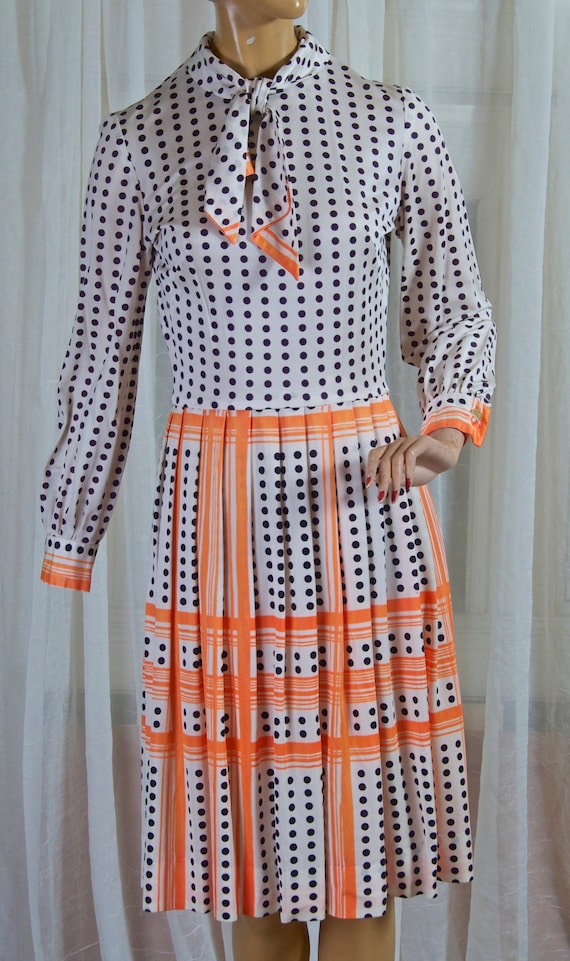 1970s pleated, long sleeve, polkadot dress w/orang