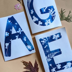 Monogram Floral Cyanotype Notecards, Blue & White 5" x 7" ou 4.5" x 6" avec Envelope, Custom, Unique Alphabet Card
