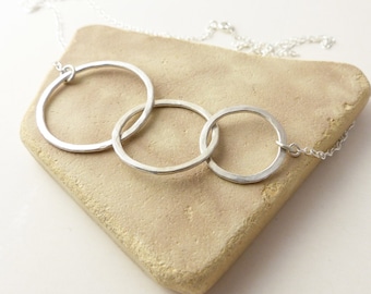 Interlocking Circle Necklace - Geometric Necklace - Eternity Necklace - Hammered Silver Circles - Modern Minimal - Bridesmaid Gift