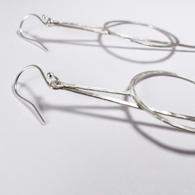 Silver Drop Earrings Sterling Silver Statement Earrings Dangle Earrings Hammered Silver Earrings Modern Minimalist Geometric Earrings 画像 5