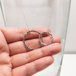 Interlocking Circle Eternity Necklace Mother Daughter Necklace Infinity Necklace Xmas Gift for Mum Geometric Minimalist Jewelry image 4