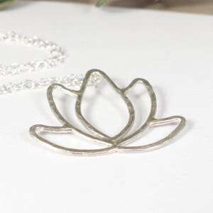 Silber Lotus Blume Halskette Sterling Silber Lotus - Lotus Blume Schmuck - Lotus Blumenanhänger - Yoga Schmuck Hippie Geschenk
