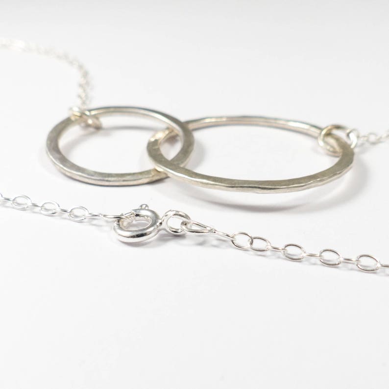 Mother daughter interlocking circle necklace Clearance
