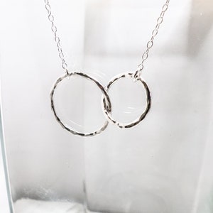 Interlocking Circle Eternity Necklace Mother Daughter Necklace Infinity Necklace Xmas Gift for Mum Geometric Minimalist Jewelry image 5
