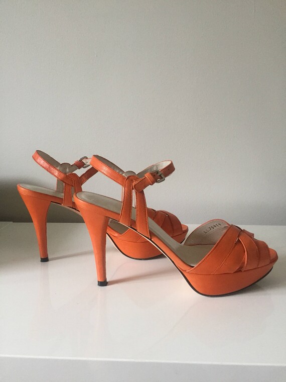 stuart weitzman orange sandals