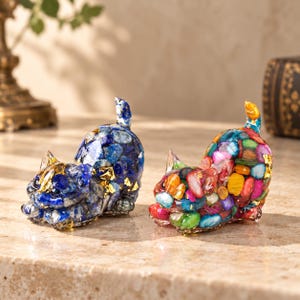 Crystal Cat Figurine Desk Decor, Hand‑crafted Gemstone Kitty Statue, Healing Energy Small Table Ornament for Home Shelf Display