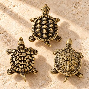 Antique Brass Turtle Cabinet Knob, Vintage Animal Drawer Pull for Dresser, Nature-Inspired Furniture Hardware
