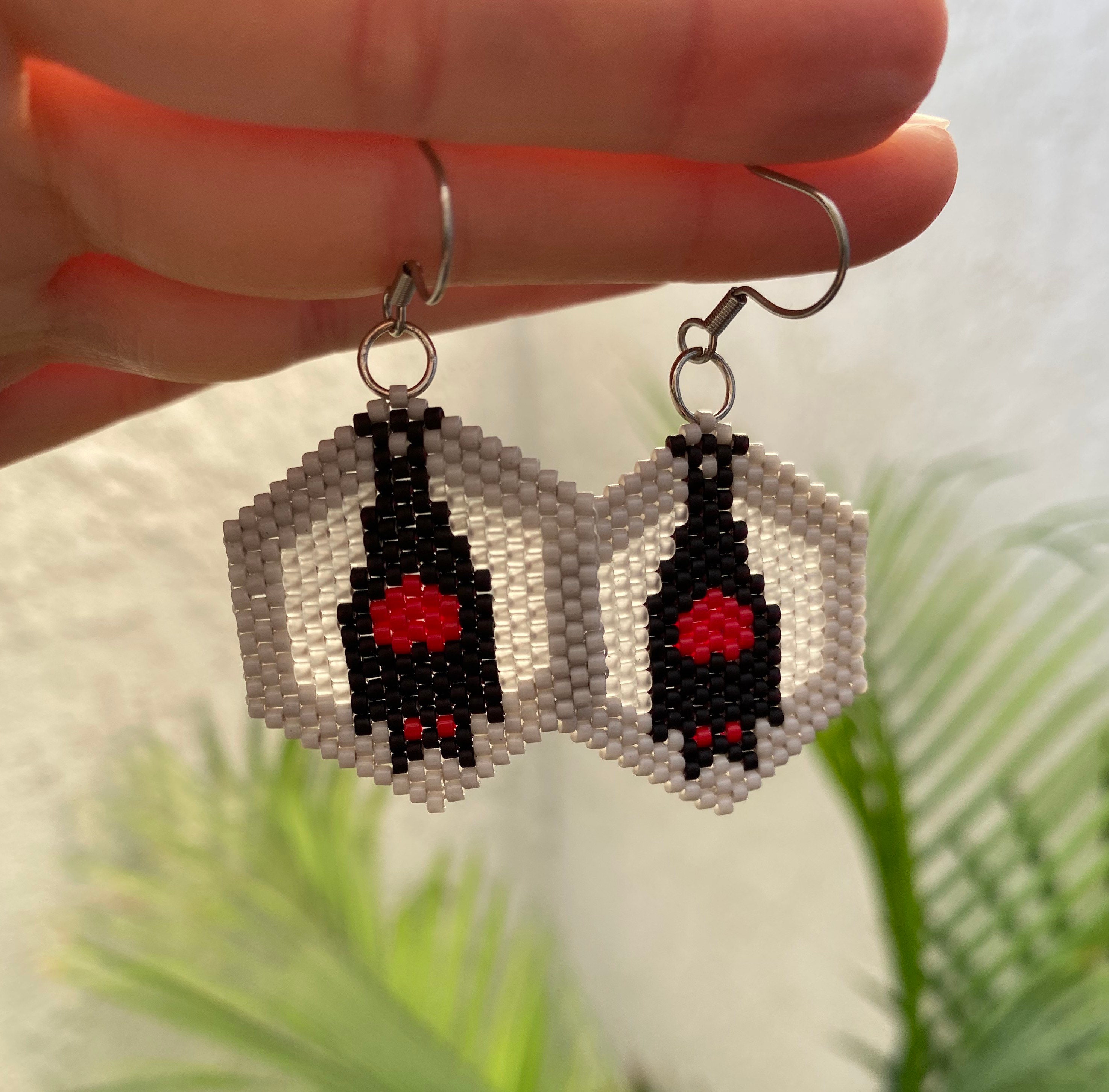 BEADED BAT EARRINGS murciélago colgante negro con corazón Etsy