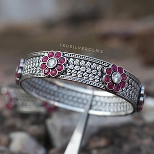 925 Sterling Zilveren Tribal Armbandenset, Geoxideerde Zilveren Kada met Robijn en Z-stenen in de vorm van een bloem, Etnische Indiase Sieraden, Boho Vintage Stijl Openbare Armband