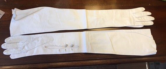Vintage White Leather Opera Gloves