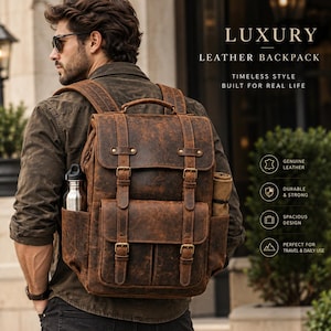 Pode incluir: Uma mochila de couro marrom com uma alça superior, duas tiras verticais com fivela na aba frontal e um bolso frontal grande. O texto LUXURY LEATHER BACKPACK, TIMELESS STYLE BUILT FOR REAL LIFE, GENUINE LEATHER, DURABLE & STRONG, SPACIOUS DESIGN e PERFECT FOR TRAVEL & DAILY USE é visível.
