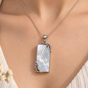 Collier pendentif en nacre, argent sterling 925, bijou en nacre naturelle, pendentif rectangulaire en coquillage, pierre précieuse irisée