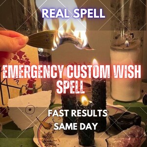 Peut inclure: Une feuille en train de brûler tenue à la main avec le texte REAL SPELL, EMERGENCY CUSTOM WISH SPELL, FAST RESULTS SAME DAY. La scène comprend trois bougies piliers noires à texture alvéolée, une bougie blanche en pot et un papier blanc avec un œil.