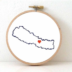 NEPAL Karte Kreuzstichmuster. Machen Sie einen Best Friend Go away Geschenk. Nadelspitze zum Basteln von Nepal Landkarte mit Herz für Kathmandu