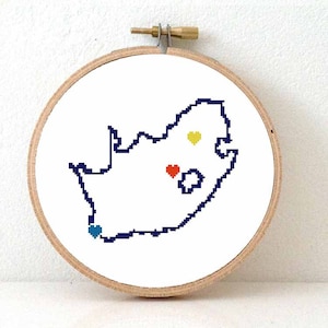 Patrón de punto de cruz del mapa de Sudáfrica. Patrón de bordado a mano de Sudáfrica con Ciudad del Cabo, Bloemfontein, Pretoria. Arte africano.