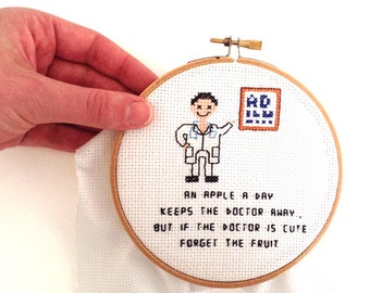 Kruissteek patroon van een arts met grappig citaat | Leuk DIY kado voor doctor | Direct downloadbaar borduurpatroon doctor | Ziekenhuis kado