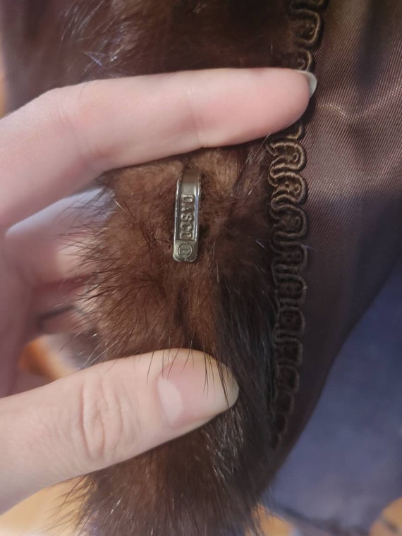Dark brown fur coat - image 4