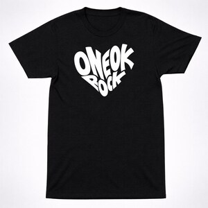 ONE OK ROCK Tシャツ Mサイズ ステッカー リストバンド付 ONE OK ROCK Tシャツ Mサイズ ステッカー リストバンド付 Amazon