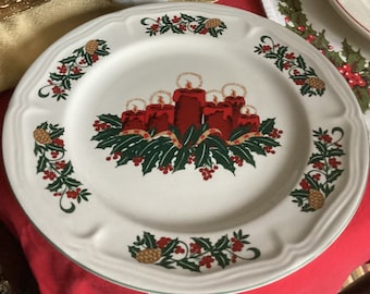 Four Stoneware Green Trim Christmas Candle and Holly Berry Pine Cone Dinner Plates