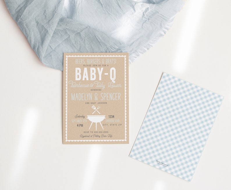 Puede incluir: Una invitaci&oacute;n marr&oacute;n con texto blanco para un baby shower. La invitaci&oacute;n dice "BEERS, BURGERS & BRATS! PLEASE JOIN US FOR A BABY-Q Barbecue & Baby Shower HONORING MADELYN & SPENCER AND BABY JACKSON Saturday, September 10, 4 PM 1234 CITY, STATE ZIP RSVP TO 000 000 0000 Registered of Pitting Bira Res"
