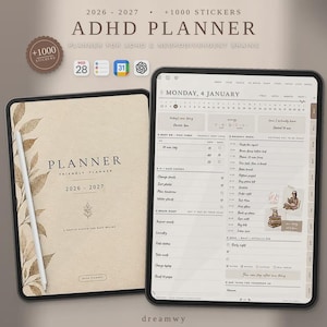 Könnte beinhalten: Ein digitaler ADHS-Planer für 2026-2027 auf zwei Tablets. Das Cover zeigt goldene Blattillustrationen und den Text ADHD PLANNER. Die Innenseite zeigt einen Tagesplan für Montag, den 4. Januar, mit Aufgabenlisten, Energie-Trackern und Brain-Dump-Bereichen. Ein weißer Eingabestift liegt auf dem Cover.