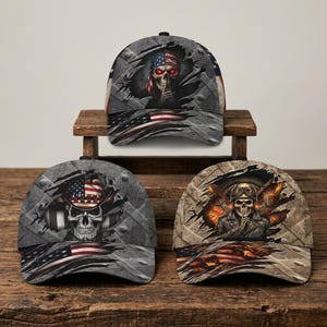 Boné Trucker Vintage com Estampa de Caveira e Bandeira Americana, Nome Personalizado com Inicial em Estilo Desgastado, Boné para Veteranos Motociclistas e Festas