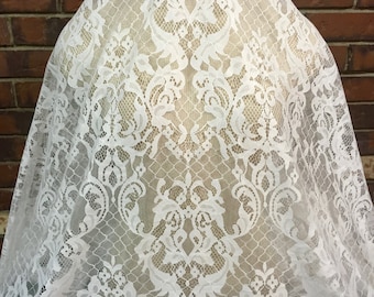 Spitzenstoff, Chantilly Spitze, helle Elfenbeinspitze, weiche Spitze, helles Elfenbeinmaterial, Ivory Spitze, Brautspitze, Brautbedarf