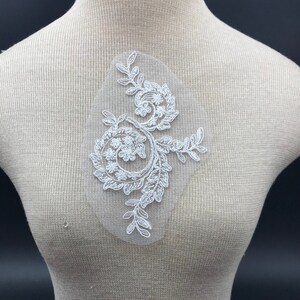 White Embroidered Lace Applique, Lace Applique, Floral Patch, Bridal Applique, Bridal Lace Applique, Wedding Lace Applique, Swirl Applique