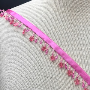 Passementerie de perles étoile fuchsia, Passementerie suspendue fuchsia, Passementerie de perles, Passementerie de perles décorative, Décoration de Noël, Passementerie de perles rose vif, Ruban rose