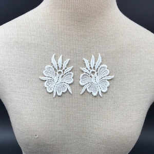 Light Ivory Lace Applique, Flower Applique, Bridal Embroidered Patch, White Guipure Lace Patch, Floral Lace Applique, Small Lace Appliques