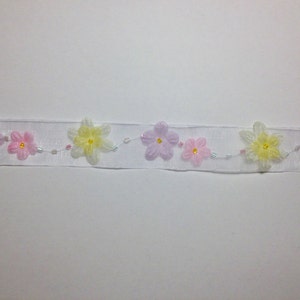 Ruban blanc avec fleurs 3D colorées, ruban de fleur embelli