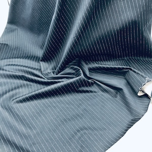 Denim scuro, denim, jeans scuri con righe sottili, tessuto jeans scuro, tessuto jeans, materiale jeans, materiale blu elettrico, tessuto lucido