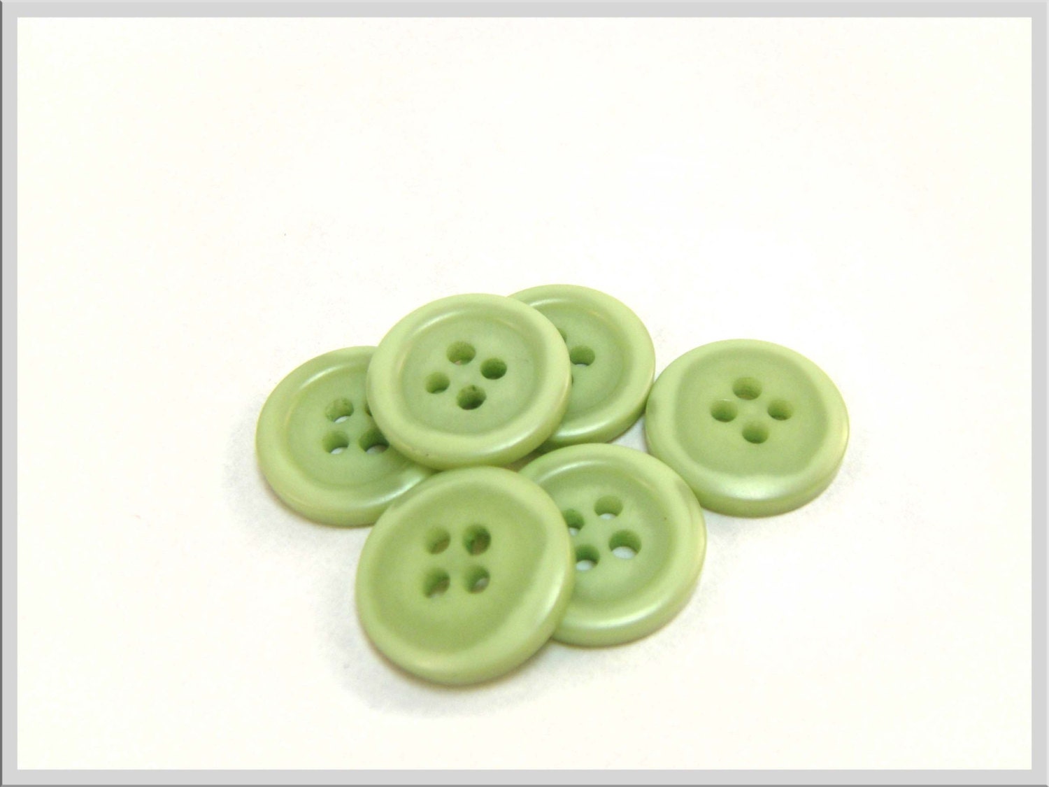 Buttons - 10 Buttons Scrapbooking and Sewing Supplies, Green Buttons, Sewing Buttons, G3-1010