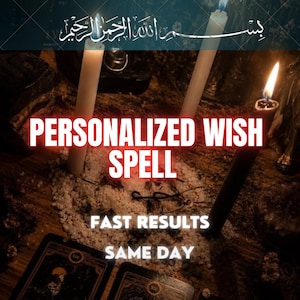 Könnte beinhalten: Drei brennende Kerzen umgeben einen Haufen Salz auf einer dunklen Oberfläche. Der Text lautet: "PERSONALIZED WISH SPELL", "FAST RESULTS" und "SAME DAY". Arabische Kalligrafie ist oben sichtbar und zwei Tarotkarten liegen unten.