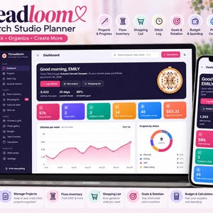 Op de afbeelding: Een digitale Threadloom Cross Stitch Studio Planner weergegeven op een laptop- en smartphonescherm. Het dashboard bevat kleurrijke widgets voor projecten, gareninventaris, boodschappenlijstjes, steeklogboeken, doelen en budgettracking in dark mode.