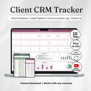 Pode incluir: Um rastreador CRM de clientes digital exibido na tela de um laptop, tablet e smartphone. A interface apresenta um esquema de cores bordô e branco com tabelas de dados, gráficos de barras e gráficos de pizza. O texto inclui Client CRM Tracker, 10 Tabs, Easy to Use, Fully Automate e Video Tutorial.