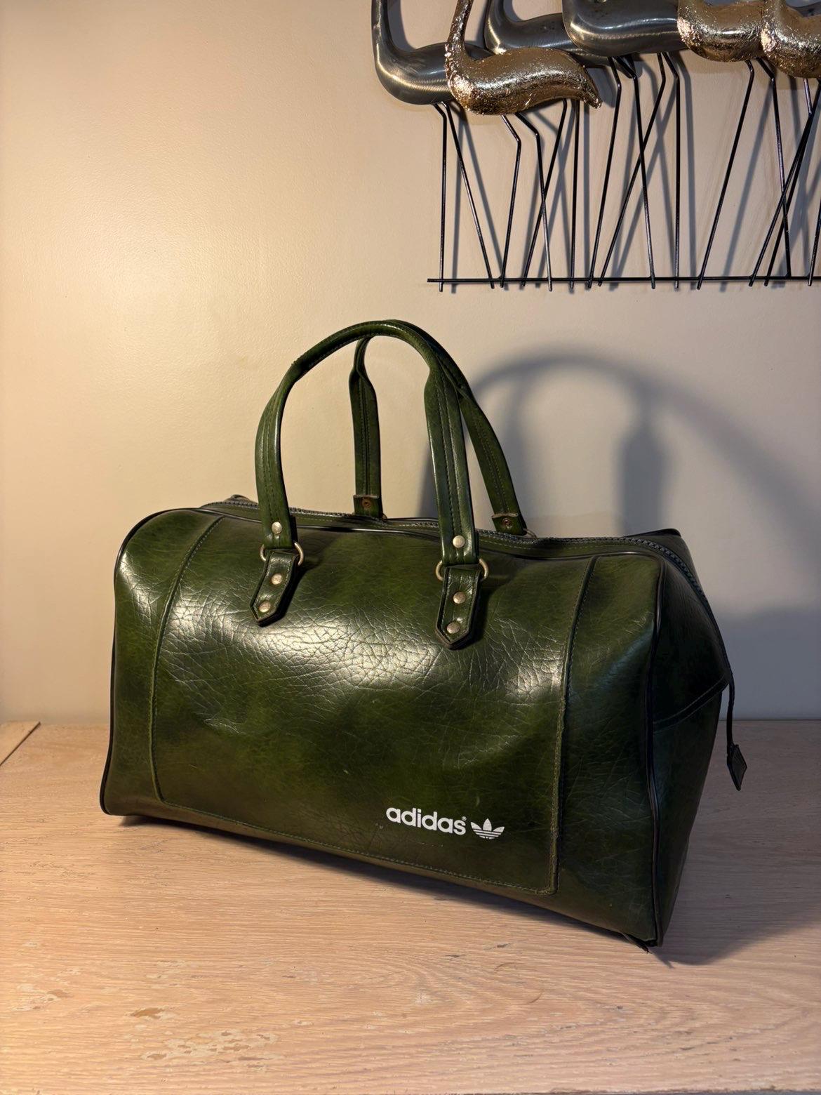 Adidas vintage bag - Etsy 日本
